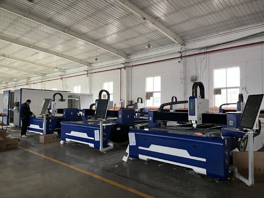 GX-3015E CNC лазерная металлорежущая машина 20 мм Толщина резки 120 м/мин Водяное охлаждение