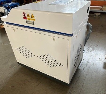 Домой 2000w 3000w Импульсная лазерная очистная машина для очистки ржавчины на металлических поверхностях с помощью системы управления Au3tech