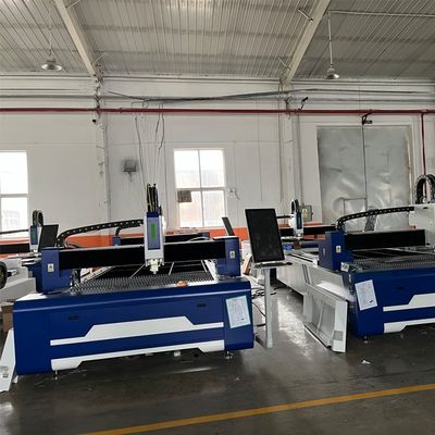 Функция автоматического фокусирования 1000кВ 2000кВ 3000кВ CNC лазерная резальная машина для лазерной резки металлических волокон от Au3tech/Cypcut Control System