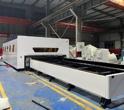 CE сертифицированная 3-6KW / 8KW / 12000W / 20000W лазерная режущая машина для металлических волокон с сервомотором Fuji / Delta / INOVANCE / Yasukawa