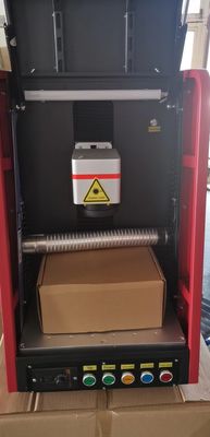 20w 30w Автофокусирующая вращающаяся волокна лазерная маркировочная машина для ювелирных изделий Закрытый шкаф Применимый материал Металл и неметалл