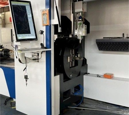 Лазерная машина для резки с помощью лазерных волокон с помощью CNC для металлического алюминия Ms Ss Углеродная/мягкая/нержавеющая сталь прямоугольная квадратная круглая труба из волокон