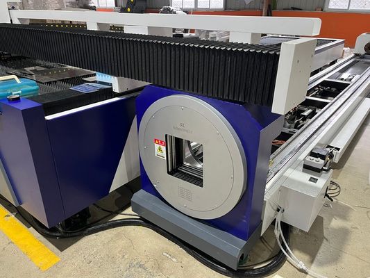 Нержавеющая стальная труба MAX/Raycus Fiber Laser Cutter Автофокусирующая лазерная резальная машина с электрическими компонентами Schneider
