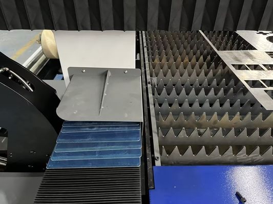 Полный закрытый 1500W-6000W лазерный режущий аппарат для металлических волокон из нержавеющей стали