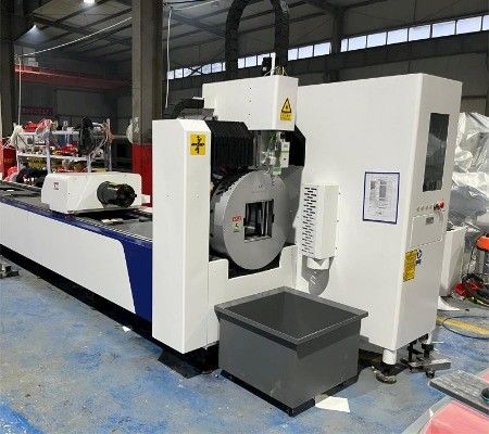 Лазерный источник репозиционирования точность 0,03 мм Авто-кормильщик CNC лазерная трубная режущая машина для небольших труб